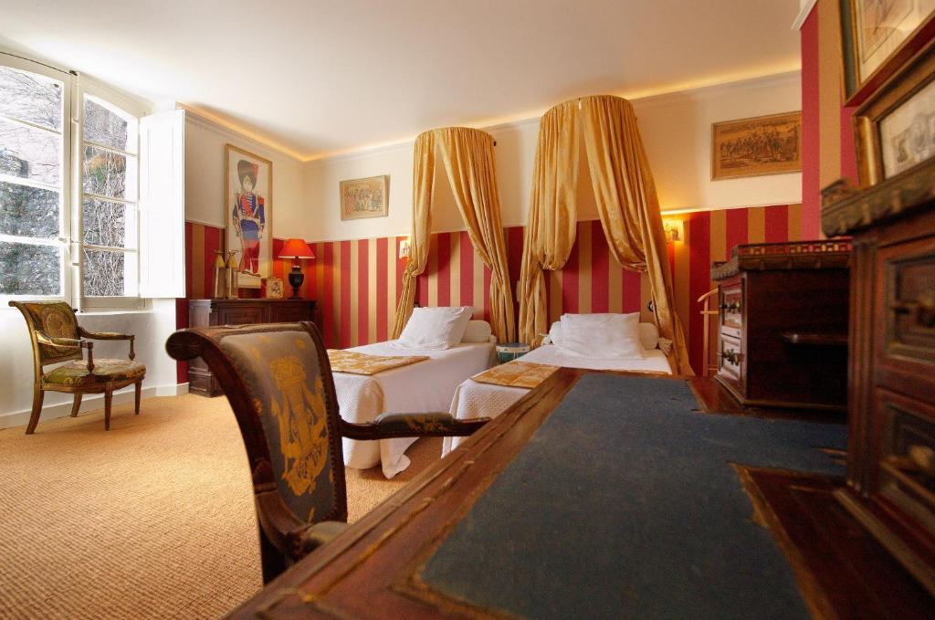 Hotel Restaurant Des Deux Rocs Seillans Room photo